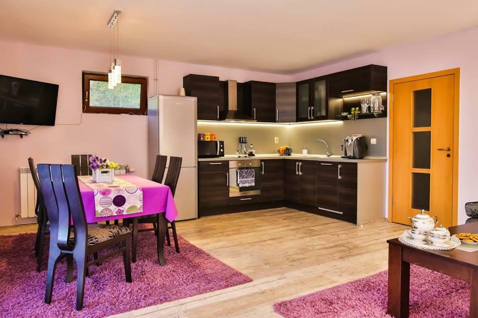 Guest House Beniart Vetrintsi Экстерьер фото